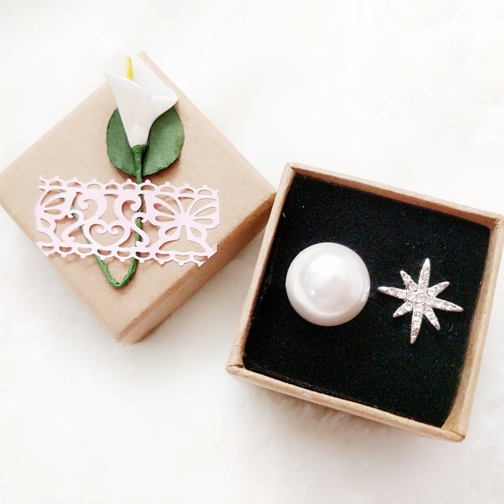 NEW Earrings with faux pearl and crystal